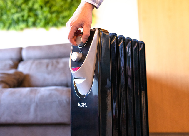 RADIADOR SIN ACEITE 400 / 600 / 1000 W CON 6 ELEMENTOS MODELO BLACK EDITION
